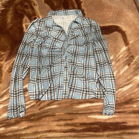 Blue cute shirt💙 - Picture 2 of 4